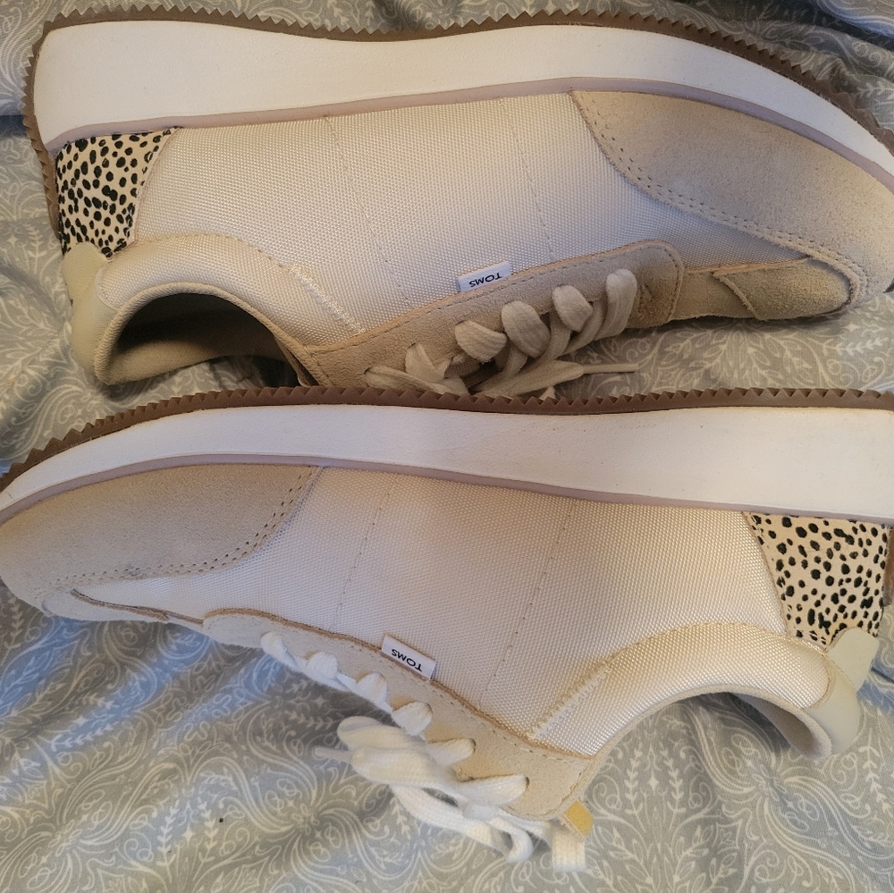 Women's Wyndon Lace Up Jogger Sneakers